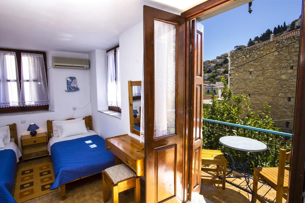 Symi Center Hotel מראה חיצוני תמונה
