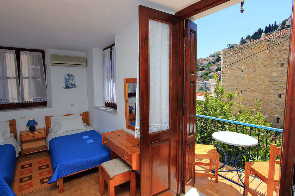 Symi Center Hotel מראה חיצוני תמונה
