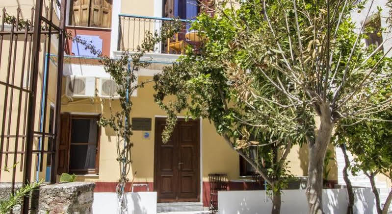 Symi Center Hotel מראה חיצוני תמונה